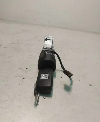 Citroen C4 I Ignition lock N0502455