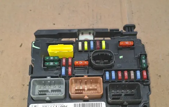 Peugeot 308 BSM Control unit 9667199780 20120120247