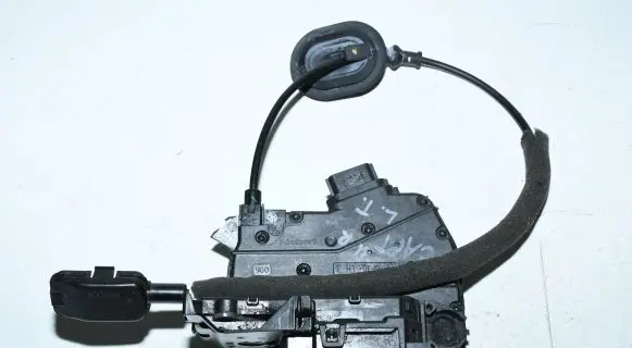 Renault Captur Rear door lock 825019935R
