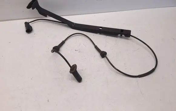 Volvo XC70 ABS brake wheel speed sensor 9467580