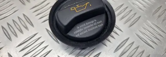 Volkswagen Golf V Oil filler cap 026103485K