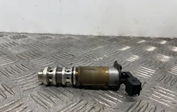 BMW 1 E81 E87 Camshaft vanos timing valve 7584115