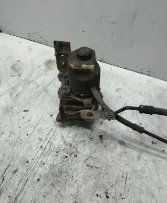 Ford Focus C-MAX Power steering fluid tank/reservoir