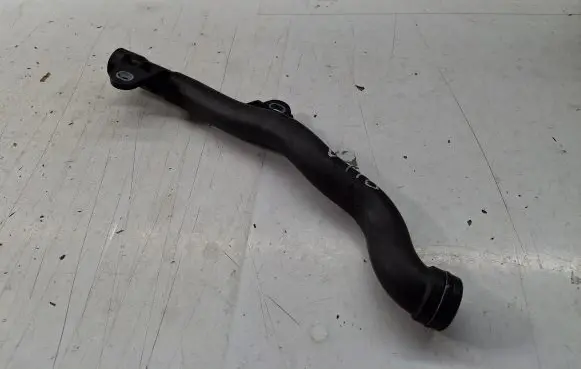 Engine coolant pipe/hose