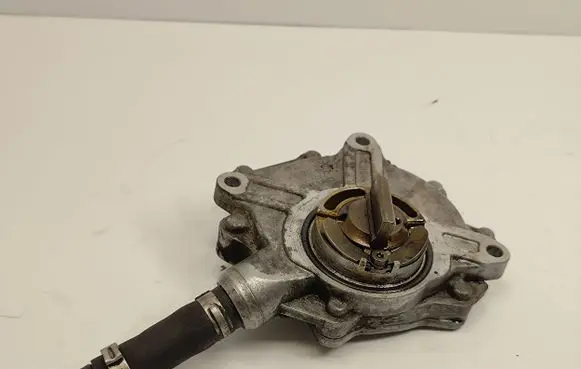 BMW Z4 E85 E86 Vacuum pump 7542498 11667542498 8482284