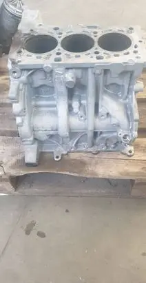 BMW 1 F20 F21 Engine block 8581147 B37D15A