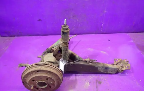 AC 428 Rear wheel hub spindle/knuckle