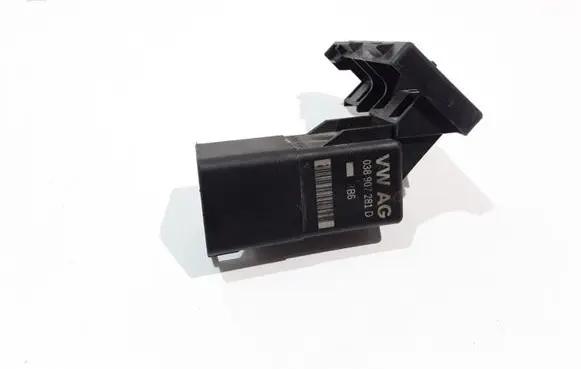 Glow plug pre-heat relay