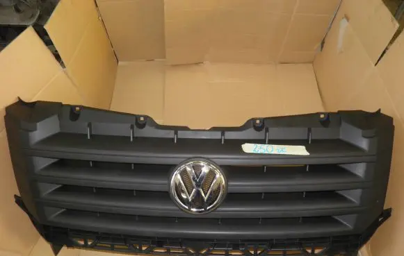 Volkswagen Crafter Front bumper upper radiator grill