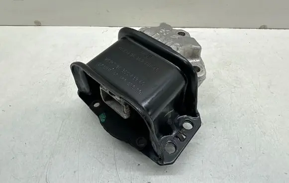 Peugeot 3008 I Engine mount bracket 9636270080 9636583980 9636845880