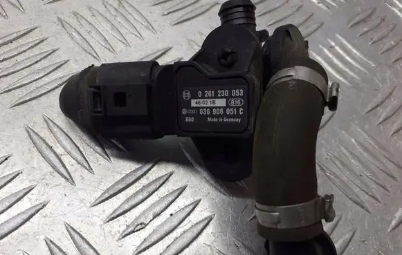 Audi A6 S6 C5 4B Air pressure sensor 0261230053