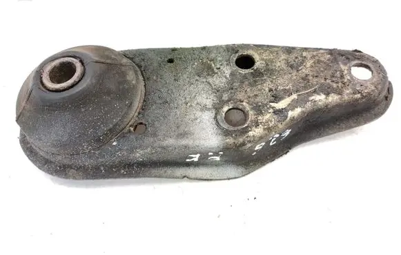 Volkswagen Polo II 86C 2F Engine mounting bracket 867199383A 867199383