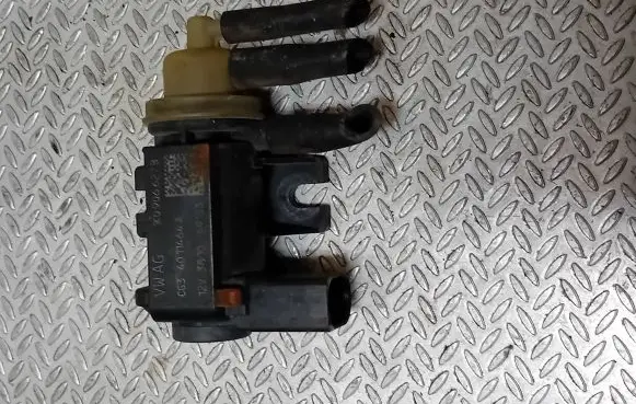 Volkswagen Golf VI Turbo solenoid valve 1K0906627B 4011464A