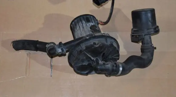 Audi R8 4S Secondary air pump 