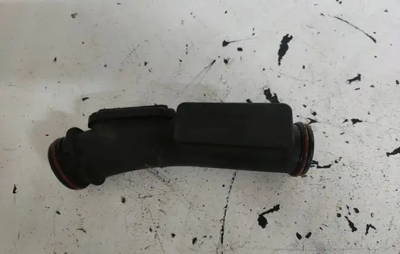 Coolant pipe/hose