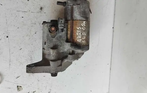Toyota Yaris Starter motor 2810033080