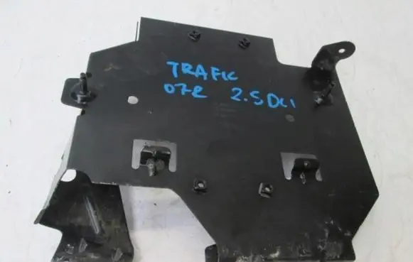 Opel Vivaro Engine control unit holder 628952659R