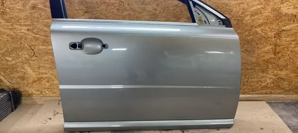 Volvo V70 Front door