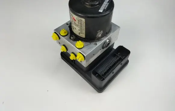Mitsubishi Grandis ABS Pump 4670A078