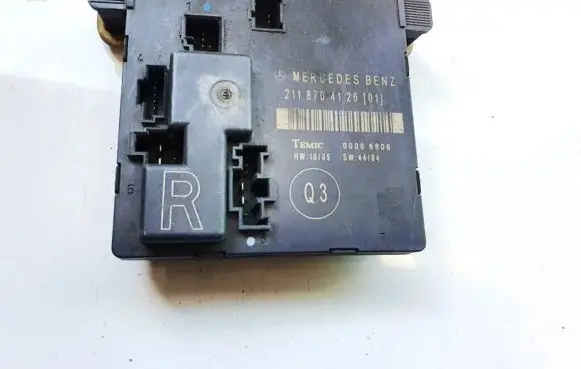 Mercedes-Benz E W211 Door control unit/module 2118704126 00006806