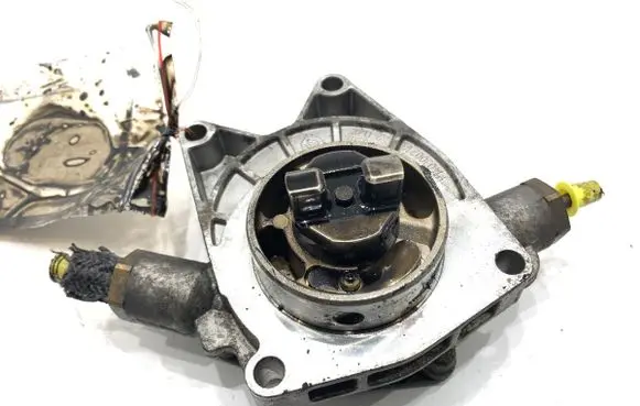 Opel Antara Vacuum pump 96440320