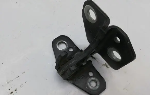 Jeep Grand Cherokee Front door upper hinge 661AC0585D