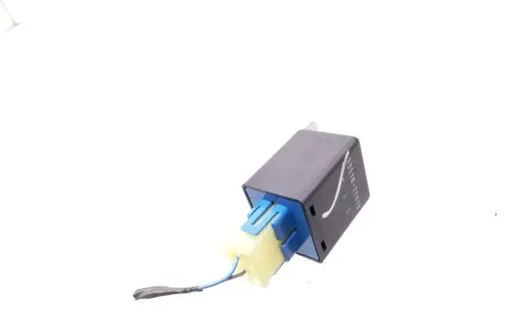 KIA Carens II Other relay 3951027010