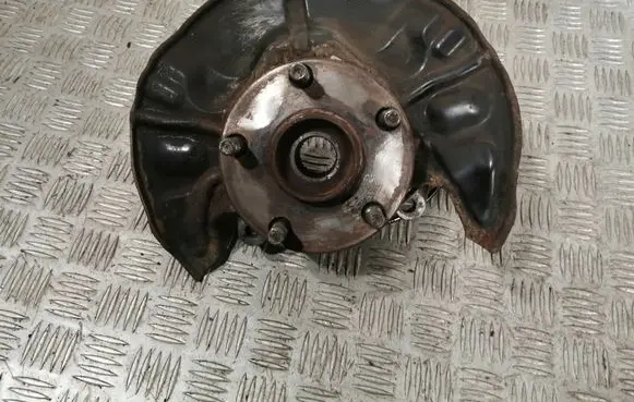 Toyota Avensis T250 Front wheel hub 4350205040 477810F010