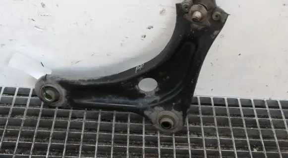 Citroen C4 Cactus Front lower control arm/wishbone