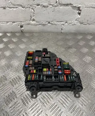 BMW 5 F10 F11 Fuse module 9264923