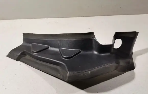 BMW X5 G05 Rear/tail light trim molding 9491404
