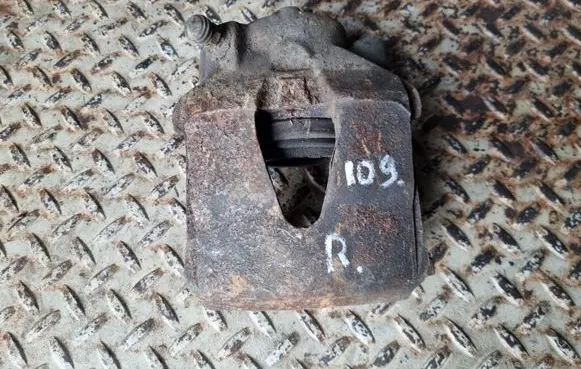Skoda Octavia Mk2 (1Z) Front brake caliper