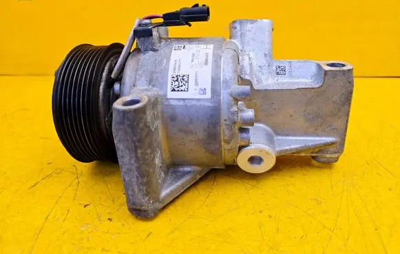 Nissan Micra K14 Air conditioning (A/C) compressor (pump) 926003541R 026003541R T99133AE