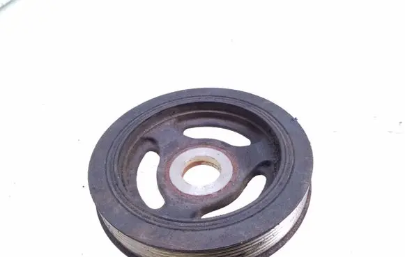 Peugeot 308 Crankshaft pulley E110124A