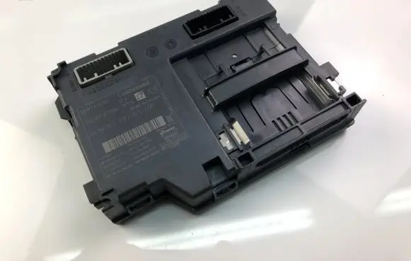 Renault Clio IV Other control units/modules 285905280R