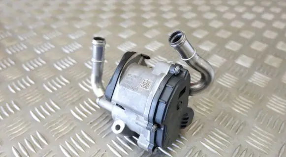 Volkswagen Tiguan EGR valve 04L131501RV110 04L131501