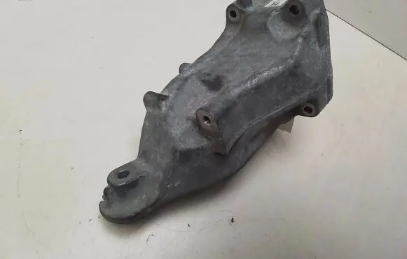 Mercedes-Benz C W204 Engine mounting bracket A6512233504 AC46000 918853504