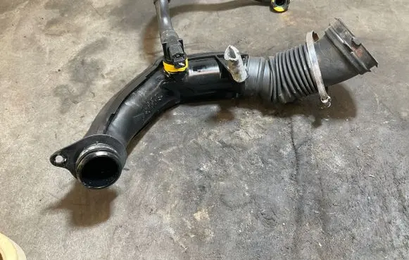 Peugeot Expert Turbo air intake inlet pipe/hose 1440012080 89825L 89827LS