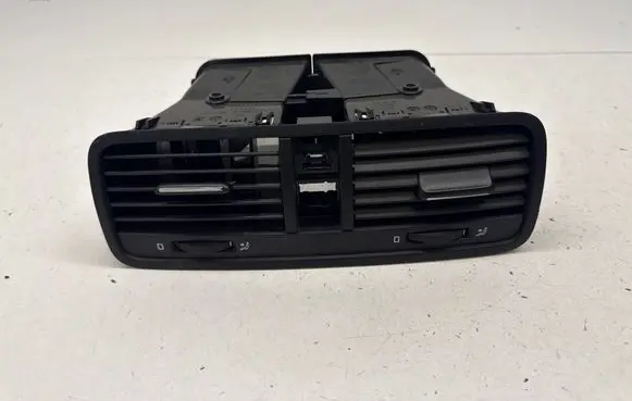 Skoda Yeti (5L) Dash center air vent grill 5L0820951