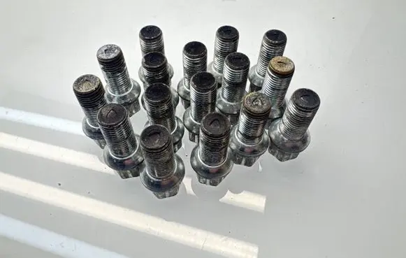 Cupra Formentor Nuts/bolts 