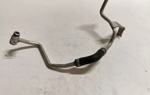 Mercedes-Benz C AMG W205 Turbo turbocharger oiling pipe/hose 970354157233