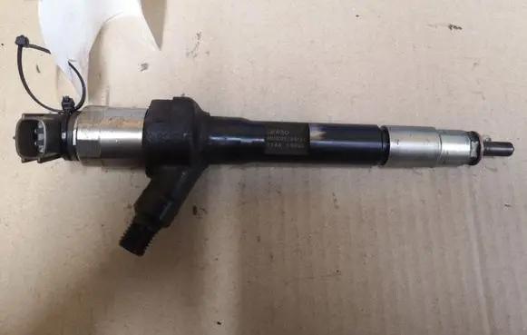 Mazda 6 Fuel injector R2AA13H50 R2AA