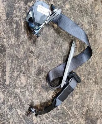 Cadillac SRX Rear seatbelt 25808633