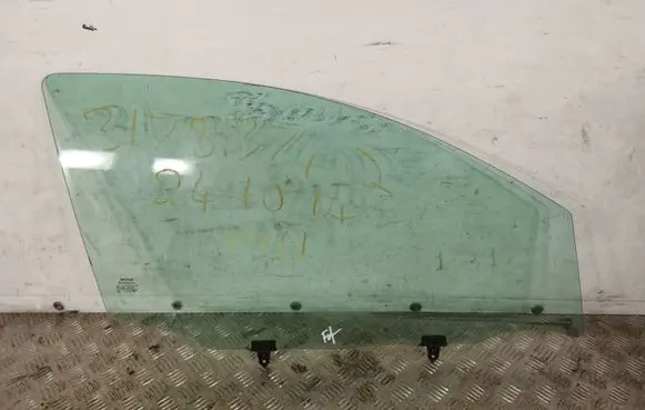 Nissan Qashqai Front door window glass four-door 43R001582
