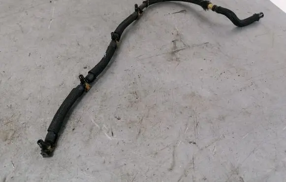 Skoda Superb B6 (3T) Fuel line pipe