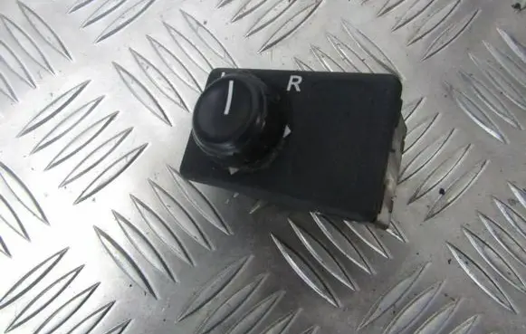 Nissan Primera Wing mirror switch