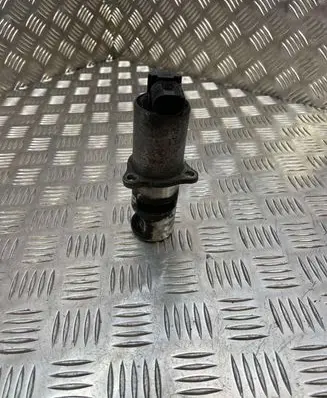 Ford Mondeo Mk III EGR valve 063610898