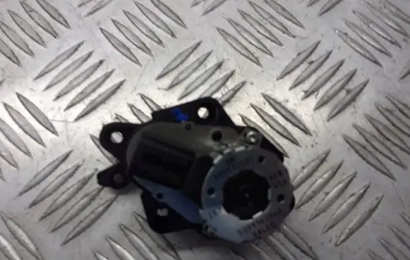 Opel Omega B2 A/C air flow flap actuator/motor 