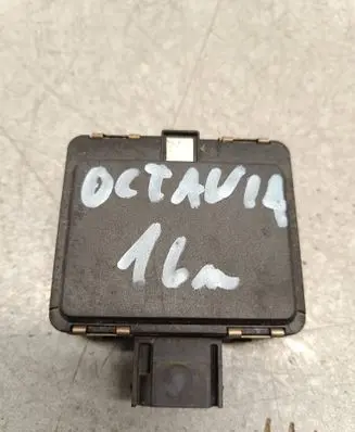 Skoda Octavia Mk3 (5E) Distronic sensor radar 5Q0907561F 0203300447 5Q0907572F
