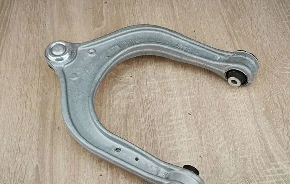 BMW X5 G05 Front upper control arm/wishbone 6883115